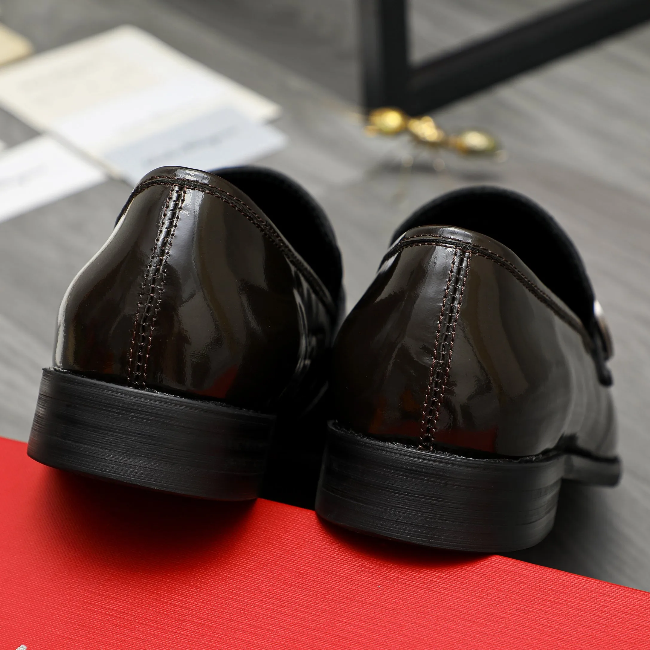 Men's shoes 💰460 Product trademark: Ferragamo "Ferragamo" business slip-on leather shoes Regular size: 39-44 Product materials: Selected high-quality pearlescent cowhide upper, cowhide lining, original outsole